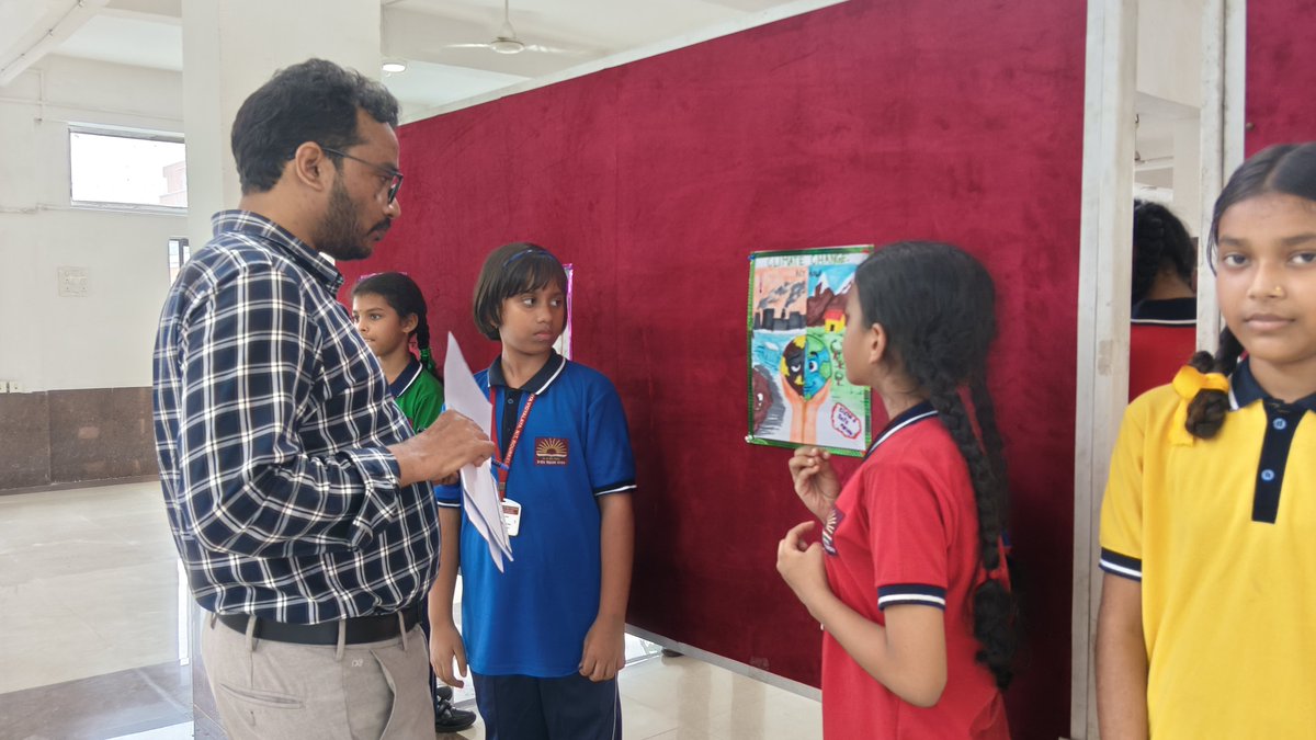 Kvnit2024's tweet photo. Students of KV NIT ROURKELA participated in drawing and poster making competition and poster exhibition on the occasion on awareness program under the campaign "Swachhata sagar and surakshit Sagar 5.0 " by NIT ROURKELA and indian meteorological society . https://t.co/nD5ONRRXfU