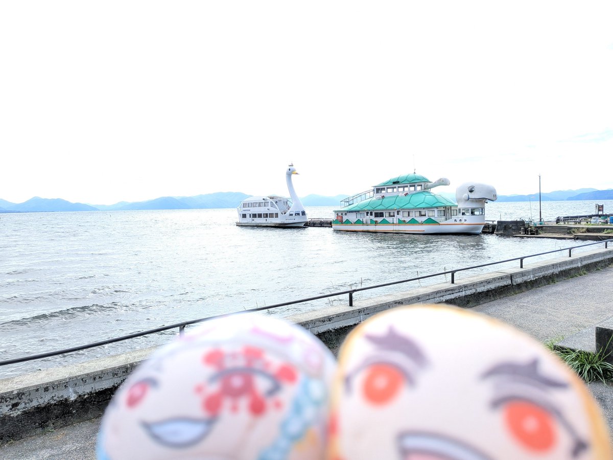 kuroko593's tweet photo. でっかい湖のほとり〜 https://t.co/MHke7Fsxpj