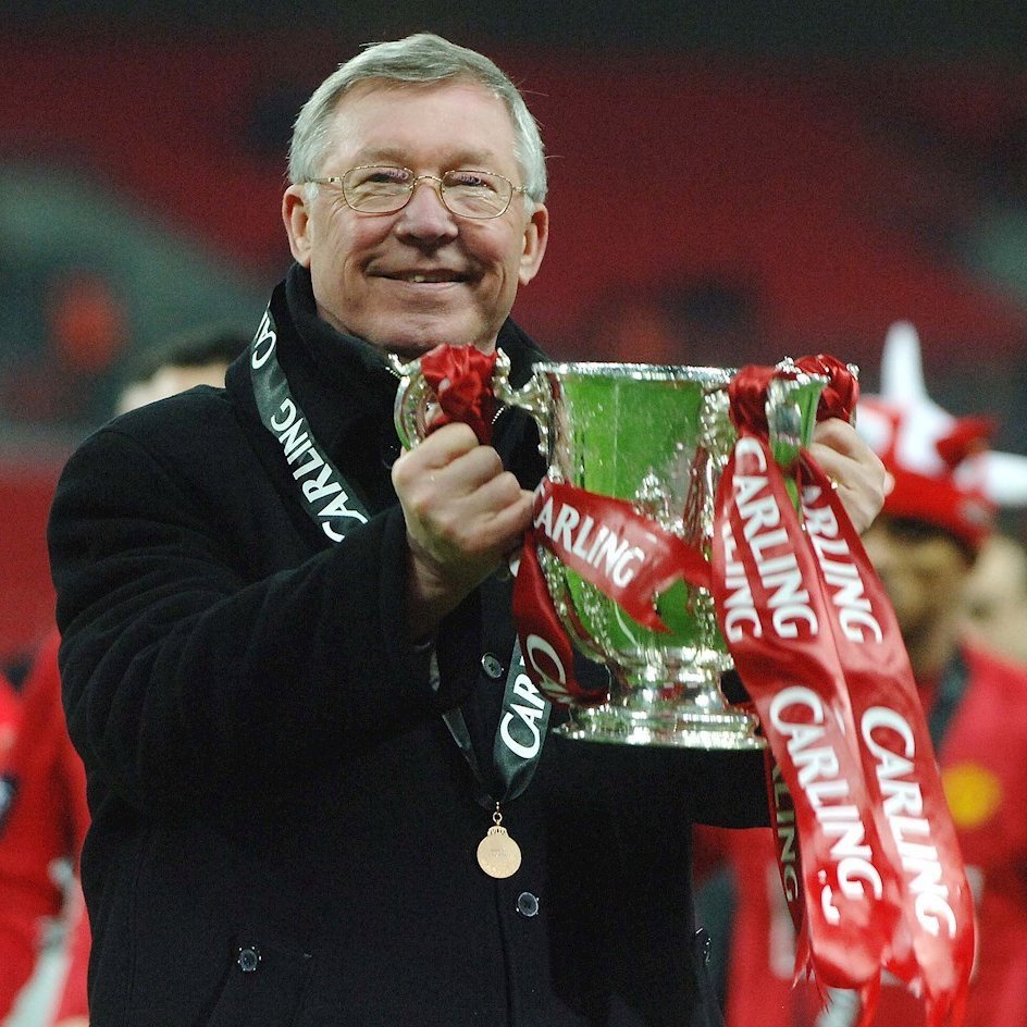 MessiLeoBrasil_'s tweet photo. As duas pessoas que mais venceram títulos no futebol:

🇦🇷 Lionel Messi - 49 títulos (22 temporadas)
🏴󠁧󠁢󠁳󠁣󠁴󠁿 Alex Ferguson - 49 títulos (39 temporadas) https://t.co/7FvvgAAyG8
