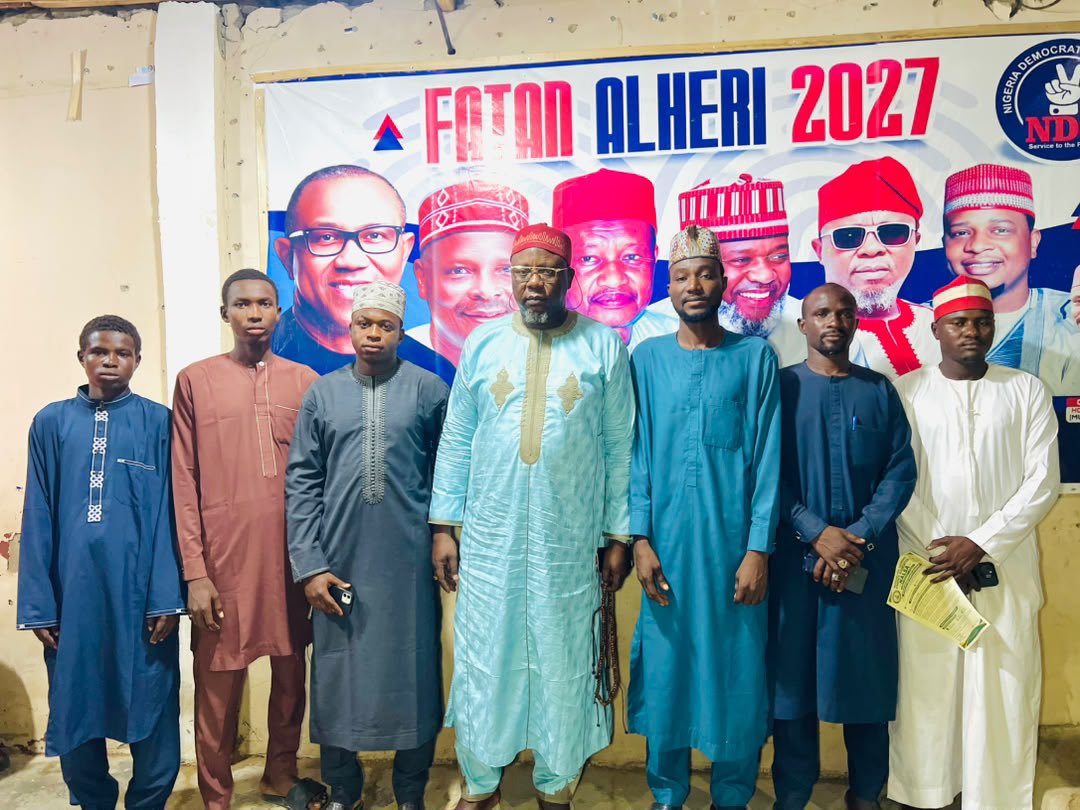 aahaabeeb's tweet photo. The Nassarawa Local Government Students Association (NALSA) paid a courtesy visit to the distinguished NDC candidate for the House of Representatives, representing Nassarawa Federal Constituency, Hon Mustafa Alkassim Dan Hajiya. 1/2 https://t.co/vnDJ6sMwXx