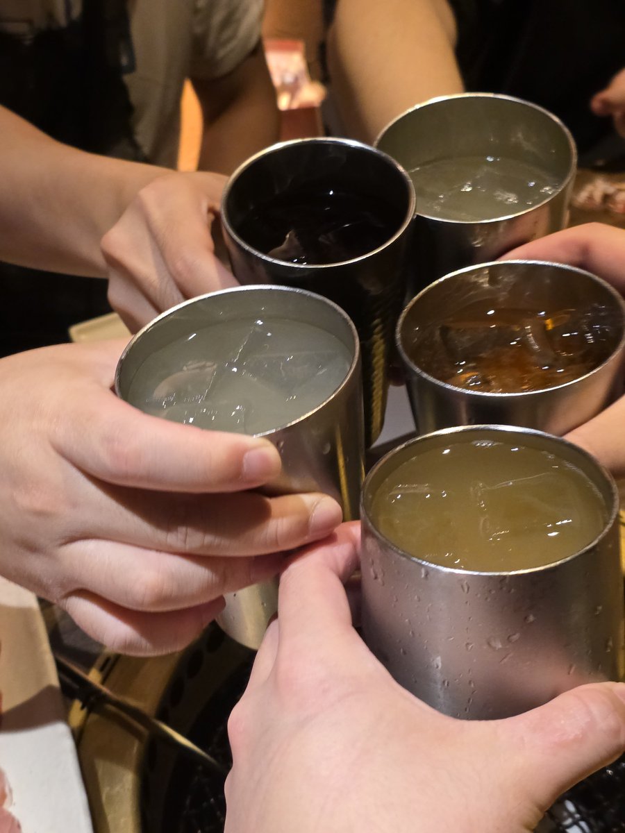 bpenguins_'s tweet photo. 한국인과 중국인이 모여서 일본에서 한국식 야끼니쿠 먹는거 넘후웃김 https://t.co/oIoHJ3cMlK