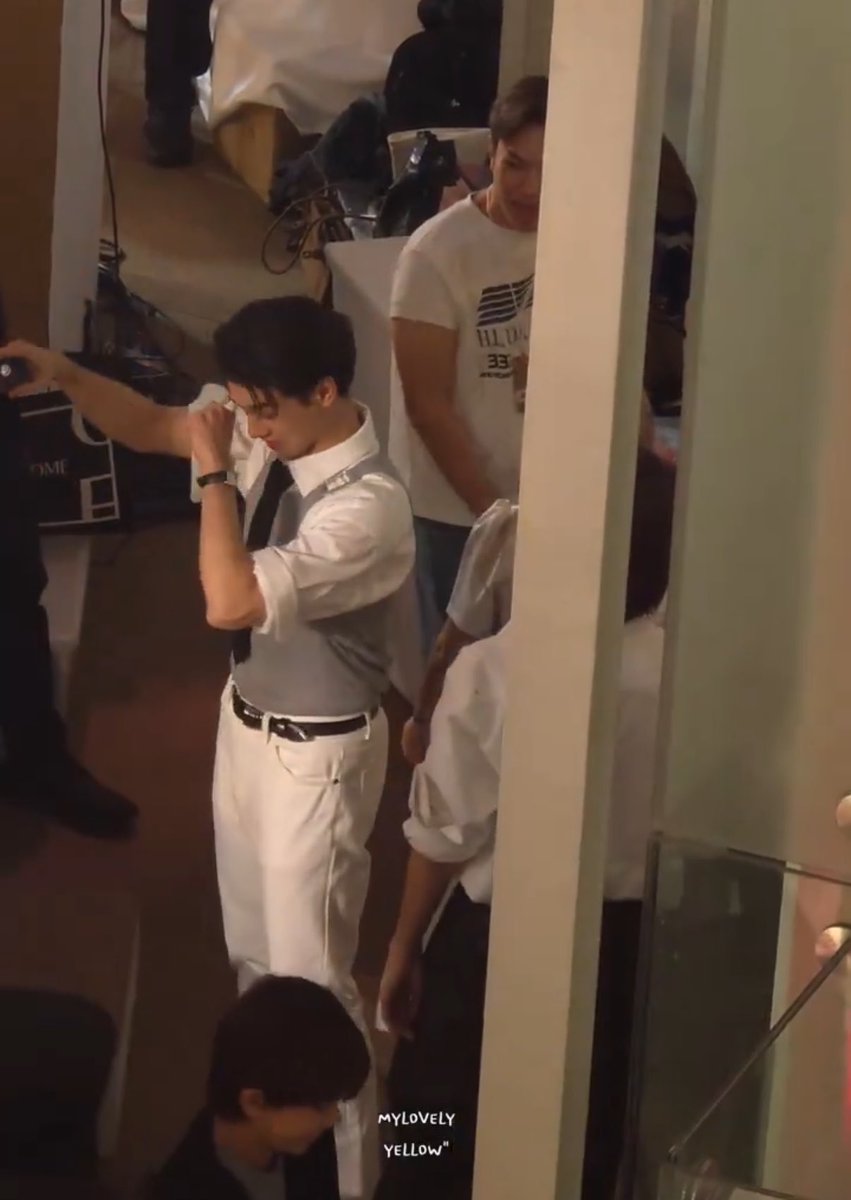 darksideangel88's tweet photo. แว่นจิ้มตาวันนั้นสู่น้ำหอมเข้าตาวันนี้ เก่งหะริดฮีใช้ชีวิตเหมือนแพนด้าจริงๆ55555555 https://t.co/Dm4LTZEPaY