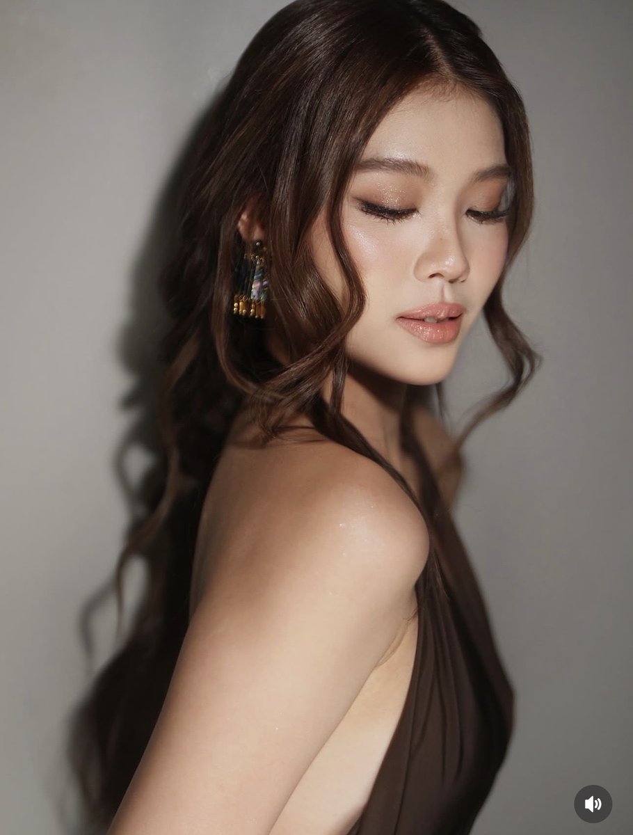gi_gi_giiiii's tweet photo. this Jhoanna                   with this Stacey https://t.co/kG8LYw8MfU