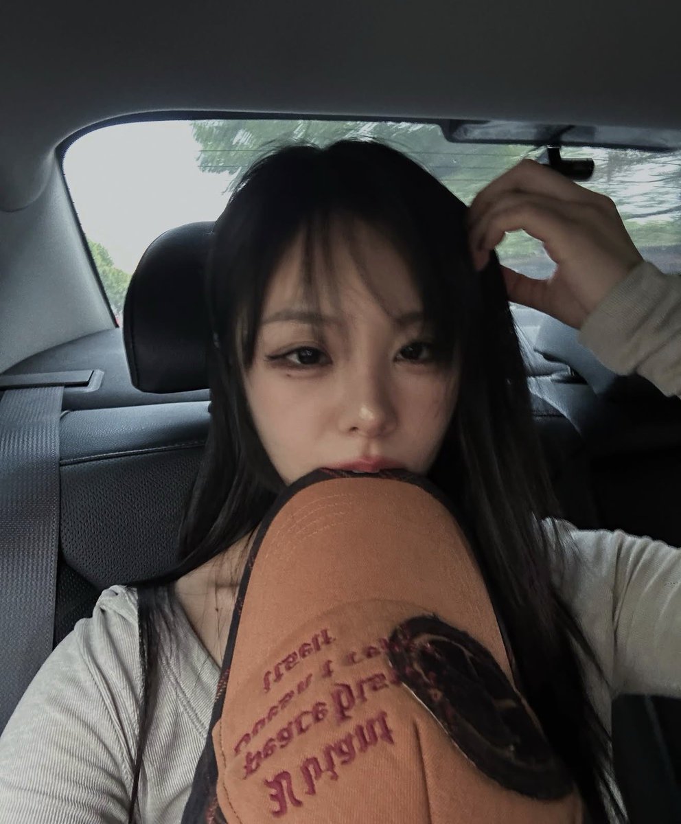 seoulslxt's tweet photo. once a wolf girl,
always a wolf girl. https://t.co/CLQWuNhB4o