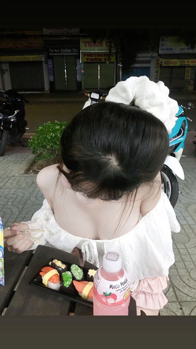 Tientienfw's tweet photo. Daddy ơi cho tiền đi Sinh Nhật đi. https://t.co/yZ3ZYgsyZo