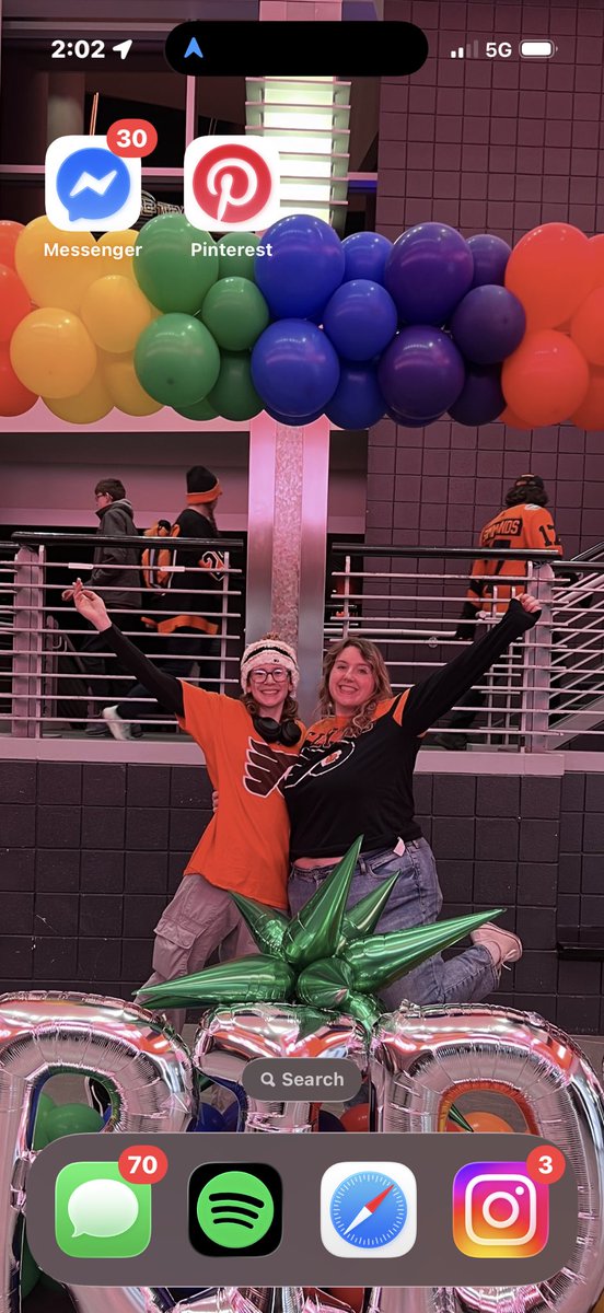 shaunaaa410's tweet photo. hockey szn is upon us :) https://t.co/c4xJcTNHRv