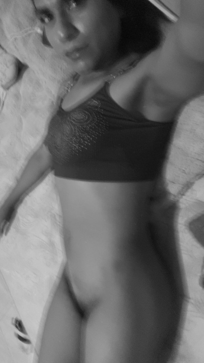 Marmatu69's tweet photo. Estoy acostada sola en mi cuarto con ganas de coger algun amigo me da vrg
Rt y se las normal 🥵🔥🫦 y hacemos chat hot https://t.co/43WdlUTmaZ
