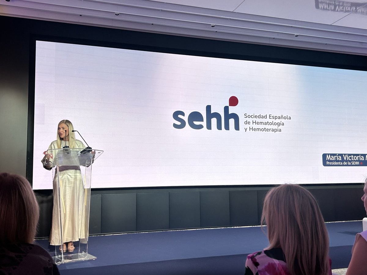 jvalentingg's tweet photo. @JSanchezFranco y la presidenta de la SEHH, @mvmateos , presentan, en el marco de los Premios HematoAvanza, la nueva imagen corporativa y la renovada página web de la Sociedad. Una nueva etapa para seguir impulsando la hematología española. @sehh_es
#HematoAvanza #SEHH https://t.co/QbMkQZQUtu
