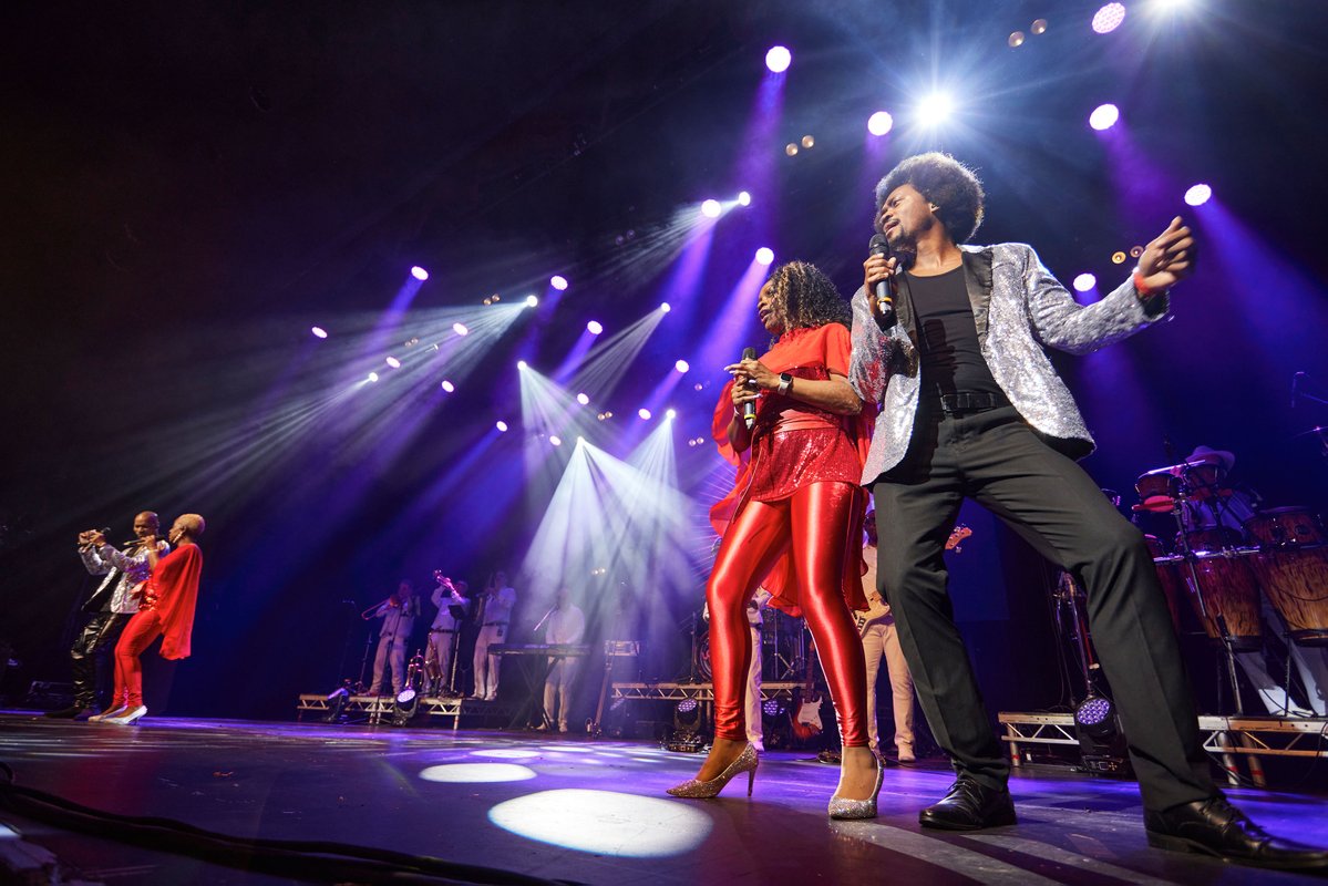 HULLwhatson's tweet photo. Hull is getting a huge night of 70s disco classics this October 😍

Lost in Music is coming to Hull on Friday 16 October, bringing a feel-good celebration of 1970s disco to the City Hall! 🪩🕺

All the info 👉 https://t.co/mYQkmA7yY2 https://t.co/ZTHguwNYWw