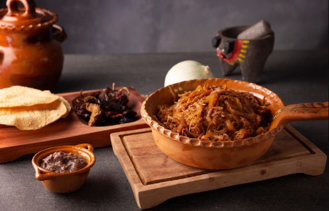 animalgourmet's tweet photo. 👇🤤Aprovecha las sobras de tinga de res con estas 3 recetas rápidas y económicas. Prepara tacos dorados, pambazos y quesadillas sin desperdiciar.🙌🍅🍴

https://t.co/CQ1EN3WqJ2

#Tinga #Recetas #Aprovechamiento #Sobras https://t.co/5rbvy8P5VD