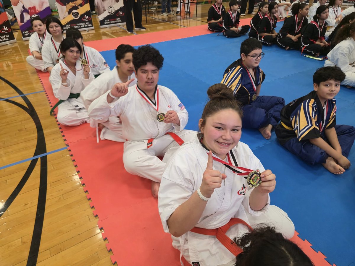 KICKSTART_KIDS's tweet photo. 🥋💚 It’s North Texas Giving Day! Help support the students who inspire us every day. Your gift helps Kickstart Kids build confidence, discipline &amp; character through karate in schools across North Texas.

👉 https://t.co/hSeGFv2mni https://t.co/avnv2evG8U