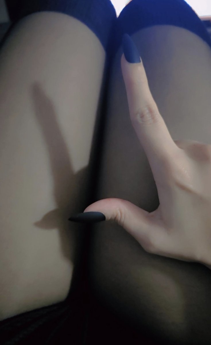 Meisterinx's tweet photo. Zu sexy, um unschuldig zu sein zu selbstbewusst, um mich dafür zu entschuldigen. Loser 🖤💋

#Findom #Finsub #Geldherrin https://t.co/1QsCITaJEX