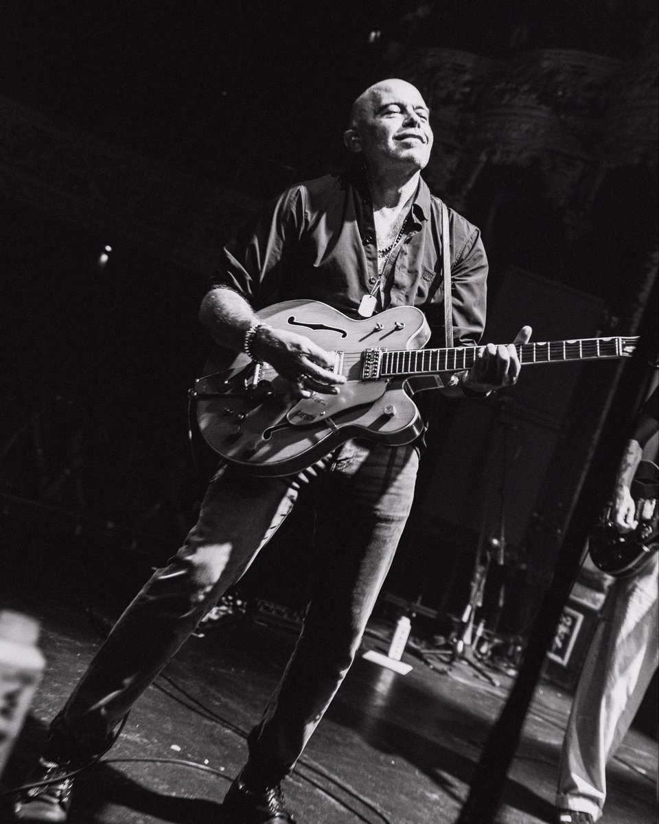 rideox4's tweet photo. Got song requests for our 2027 tour? Drop them in the comments 👇

#Ride #Shoegaze https://t.co/gODz9EyNom
