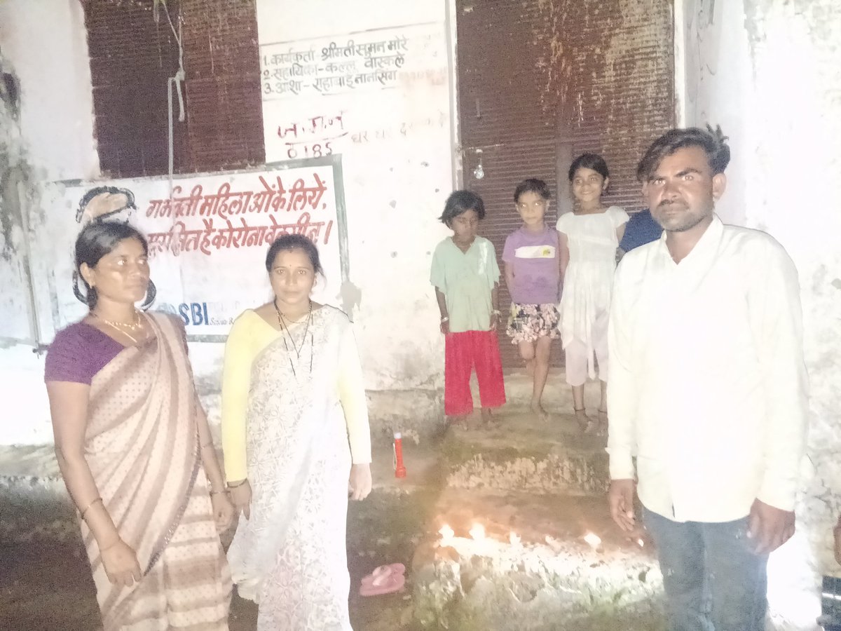 JamreBhola's tweet photo. आज ग्राम आमगांव के बंजरगबली मंदिर में  एवं ग्रामीणजनों के साथ बच्चो  के साथ  देश के ऊर्जावान यशस्वी प्रधानमंत्री श्री नरेंद्र मोदी जी का दीप प्रज्वलित कर जन्म दिवस मनाया गयासेवा संकल्प अभियान" के अंतर्गत 17 सितम्बर 2026 गुरुवार को शाम 7:00 बजे "एक दीया जलाए आशीर्वाद का " https://t.co/VcOx6jALmj
