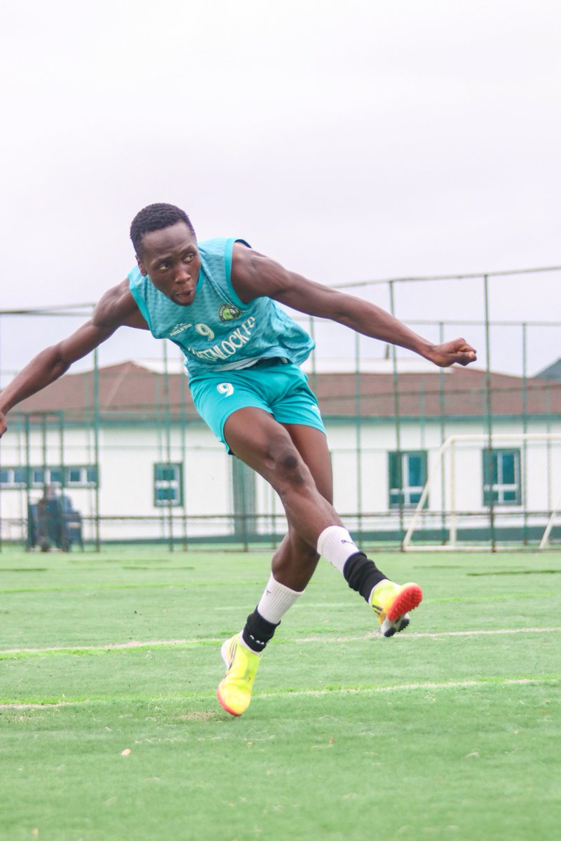 GreenLockFC's tweet photo. Faruk Yusuf is our special training mention of the day 🔥📸
#GreenLockFC #TrainingSessionSession done. Focus is on Imperial 💪🏽
#GreenLockFC #TrainingSession https://t.co/6lFjMTrCEi