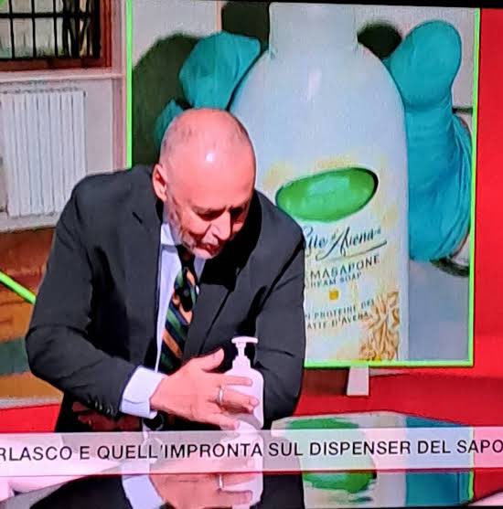 TaniaPontrelli's tweet photo. Sbloccata nuova categoria docenti:
1) come effettuare un accurato lavaggio mani
2) come evitare il contatto tra mani e dispenser sapone https://t.co/SXYaoaFL1m