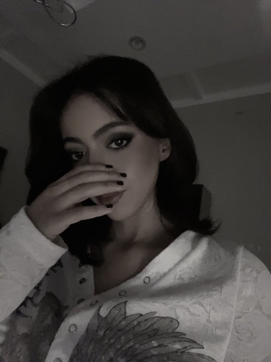 TVCER0's tweet photo. Ma eyes r unforgettable https://t.co/qGTHAukmqU