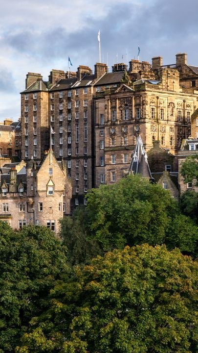 InFiniteH0riZ0n's tweet photo. Edinburgh https://t.co/Hq5GE43UY1