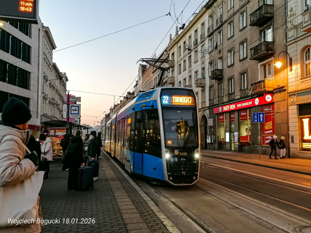 IrenaTaverwt's tweet photo. New city on the profile

Another city featured on this profile: Wrocław. While passing through and waiting for my return train to Łódź, which was significantly delayed, I managed to capture a few vehicles in Wrocław. One was Pesa 146N number 3428, https://t.co/7L3iLNo0Qh
