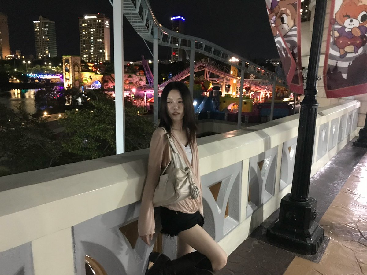 ownees2's tweet photo. 롯데월드 다녀왓어요… https://t.co/mefrD95S5m