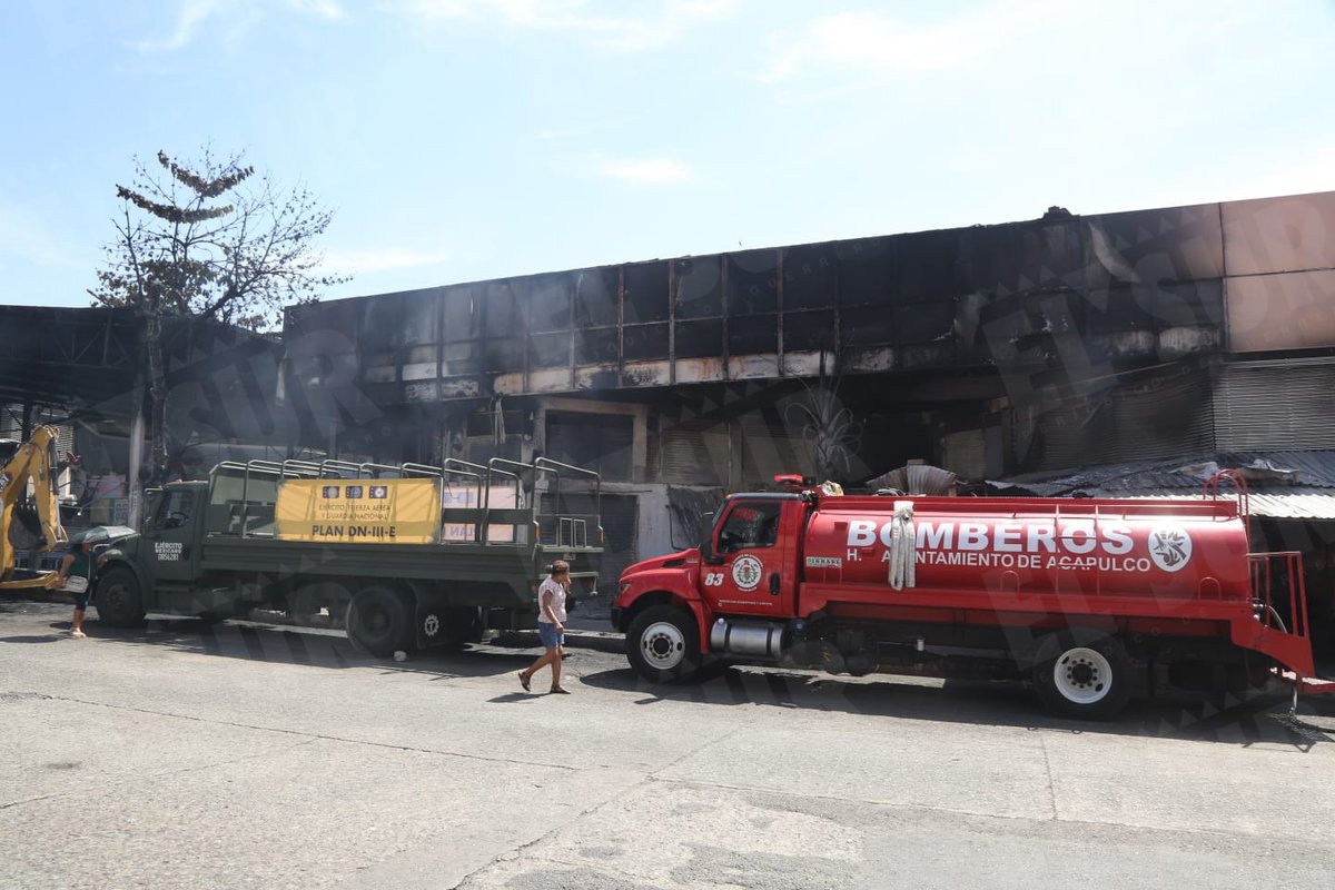 elsurdeguerrero's tweet photo. 🚨Continúa limpieza y peritaje en el Mercado Central de #Acapulco. Más detalles👇

-Resultaron afectados 108 locales
https://t.co/UOBfyhGyJq https://t.co/wMQRhK2AaP
