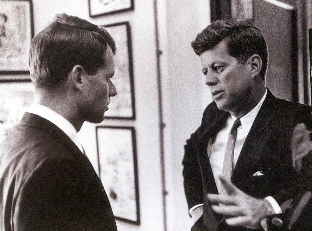 middleageriot's tweet photo. "So, Bobby, what do you think of your son working for the asshole who wants to tear down my memorial?" https://t.co/UmoH3qfU0m