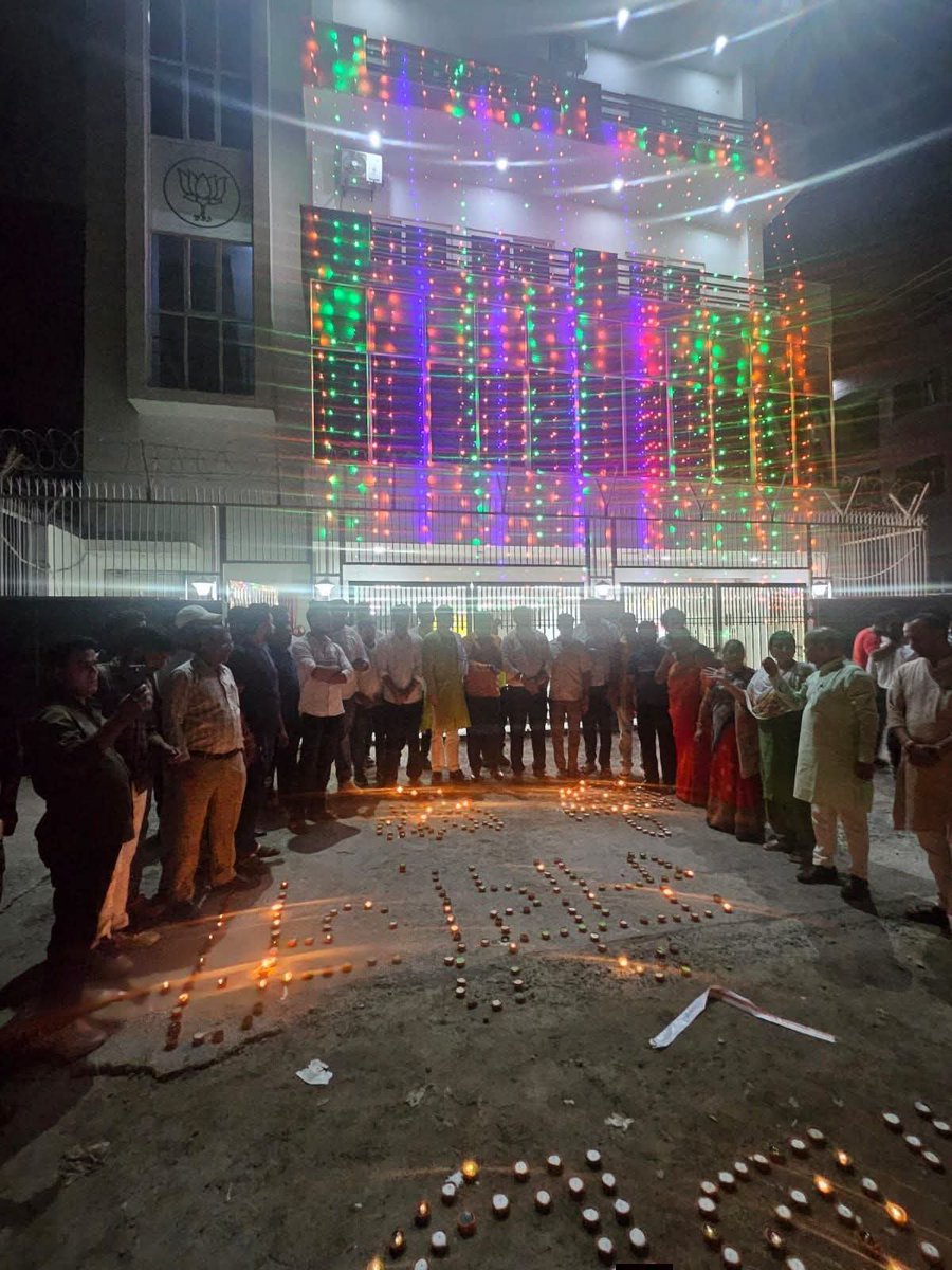 BjpOuter's tweet photo. देश के यशस्वी प्रधानमंत्री एवं हम सभी के प्रेरणास्रोत आदरणीय श्री नरेंद्र मोदी जी के जन्मदिवस के शुभ अवसर पर बाहरी दिल्ली जिला में  दीपोत्सव कार्यक्रम आयोजित किया गया 
#Happybypmmodi 
#AshirwadkaDiya 
#SewasankalpAbhiyan https://t.co/CkdzGhCPZN
