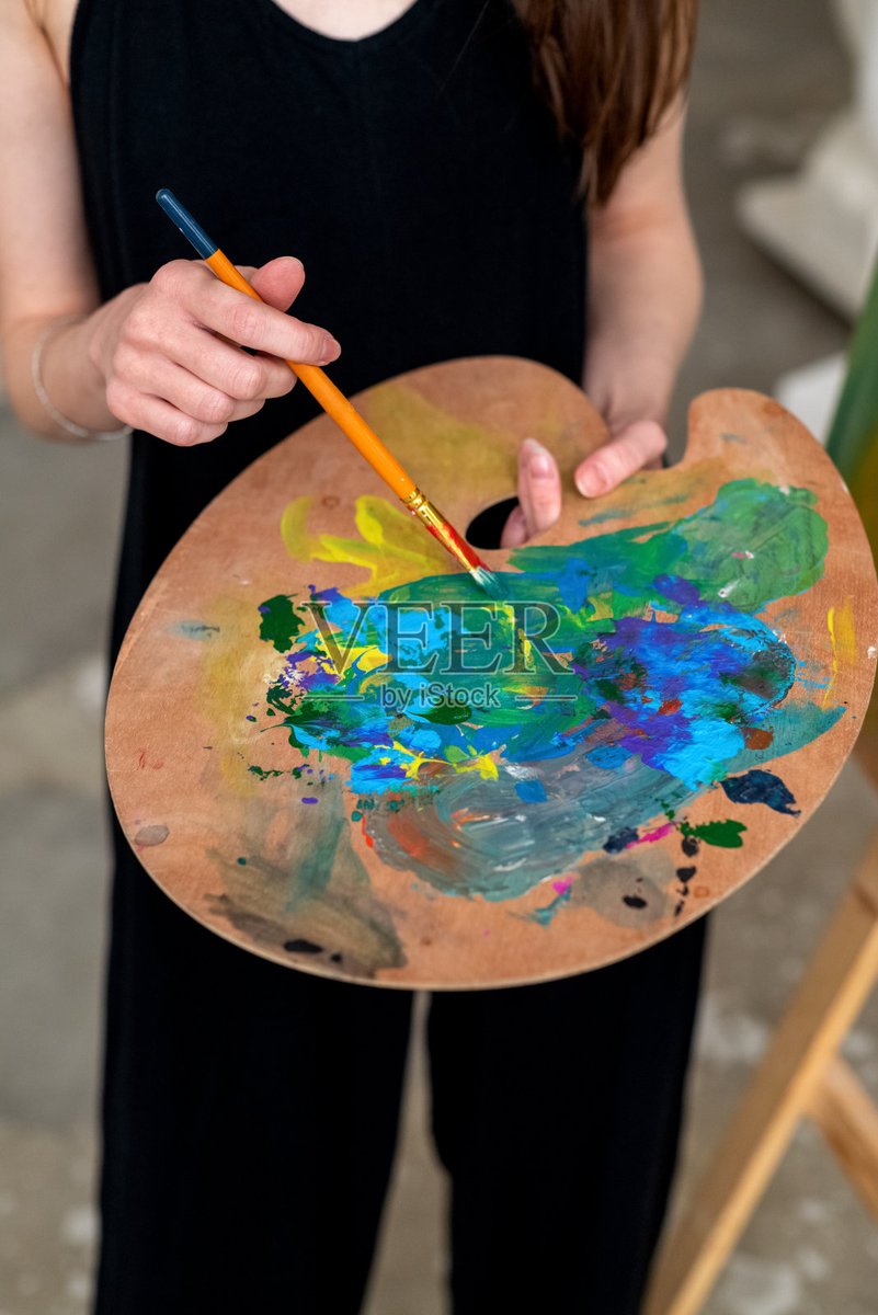MarielleBltba's tweet photo. Try something new this weekend! Picking up watercolor is fun, calming and super easy to start with. No fancy skills needed — just grab a cheap set and your creativity. Who’s joining ， https://t.co/KRiyvcLEGd