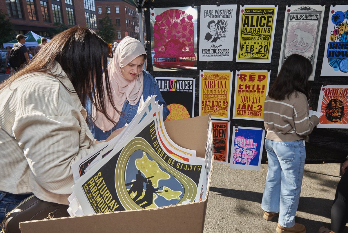 AtlanticAveLDC's tweet photo. Join @makeitframe during the @AtlanticAntic on Sunday, September 27!

Artist @itsmikeking will be selling his exclusive prints and artist proofs on Atlantic Avenue between Henry Street and Clinton Street. Plus, Make A Frame is doing live screen printing throughout the day. 🖼️ https://t.co/i8pk4pTuFn