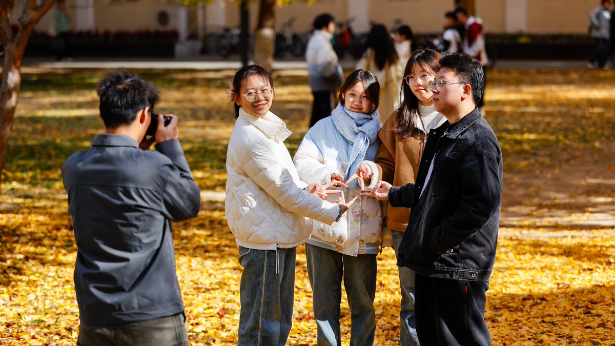 LadonnaKnosh's tweet photo. [Our campus photography club’s weekend outdoor shoot is coming! All members meet at the central square at 9 AM this Saturday—bring your cameras, let’s capture the autumn vibes together!] https://t.co/DYS1S6tw9T