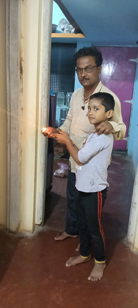 karagi_m's tweet photo. ಇಂದು ದೇಶದ ಹೆಮ್ಮೆಯ ಪ್ರಧಾನಿ ಶ್ರೀ ನರೇಂದ್ರ ಮೋದಿ ಅವರ ಜನ್ಮದಿನದ ಪ್ರಯುಕ್ತ ನಮ್ಮ ಮನೆಯಲ್ಲಿ ಕುಟುಂಬದ ಸದಸ್ಯರ ಜೊತೆ ಆಶೀರ್ವಾದ ದೀಪವನ್ನು ಬೆಳಗಿಸಿ, ಅವರ ಉತ್ತಮ ಆರೋಗ್ಯ, ದೀರ್ಘಾಯುಷ್ಯ ಹಾಗೂ ದೇಶಸೇವೆಯ ಪಯಣ ಇನ್ನಷ್ಟು ಯಶಸ್ವಿಯಾಗಲಿ ಎಂದು ಪ್ರಾರ್ಥಿಸಿದೆವು....

#NarendraModi #SevaSankalp #HappyBirthdayModi https://t.co/grdpwGAccp