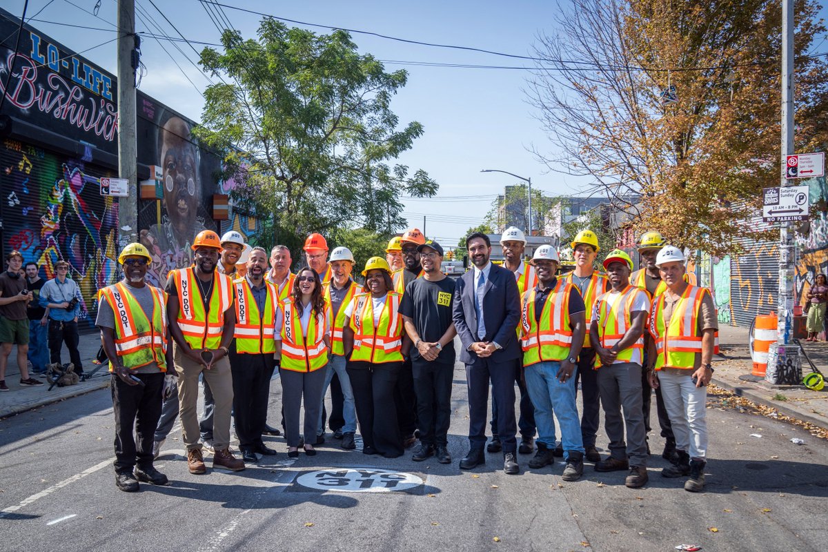 DhruvNJ's tweet photo. The real bat signal is for the City workers who have filled 200,000 (!!!!) potholes in less than 9 months. https://t.co/PKt1ROyKJg