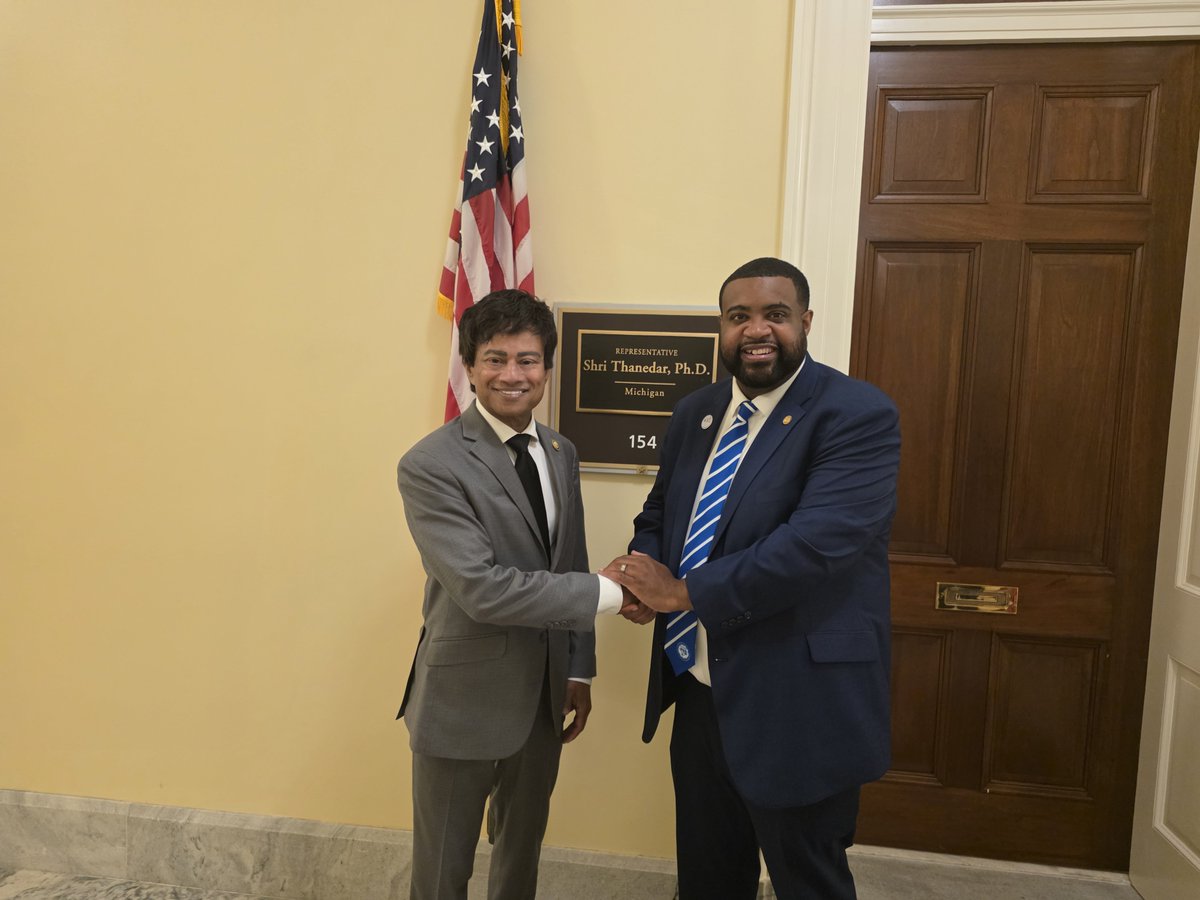 ShriThanedar's tweet photo. I invited Donavan McKinney to my DC office and sat down to plan a smooth transition. I offered full cooperation including transfer of any unresolved case work as of Jan 2nd. I and my staff answered his questions. We will continue this collaboration as often as his team needs. https://t.co/6ePk0Tecz7