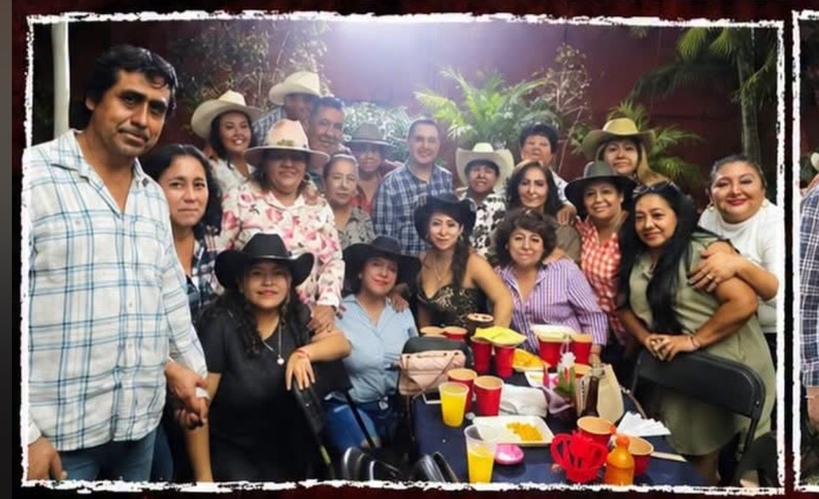 ChismografoMor's tweet photo. ELLA ES ISABEL OROZCO SOBRINA DE EDER RODRIGUEZ PRESIDENTE MUNICIPAL DE #JIUTEPEC ELLA DIO LA ORDEN PARA DORMIR A LOS PERROS DE #JIUTEPEC, SI ALGUIEN SABE DÓNDE VIVEN AVISEN PARA QUE LOS DUERMAN PERO A ELLOS 👍🤓 #Morelos https://t.co/0GbVbQdvjx