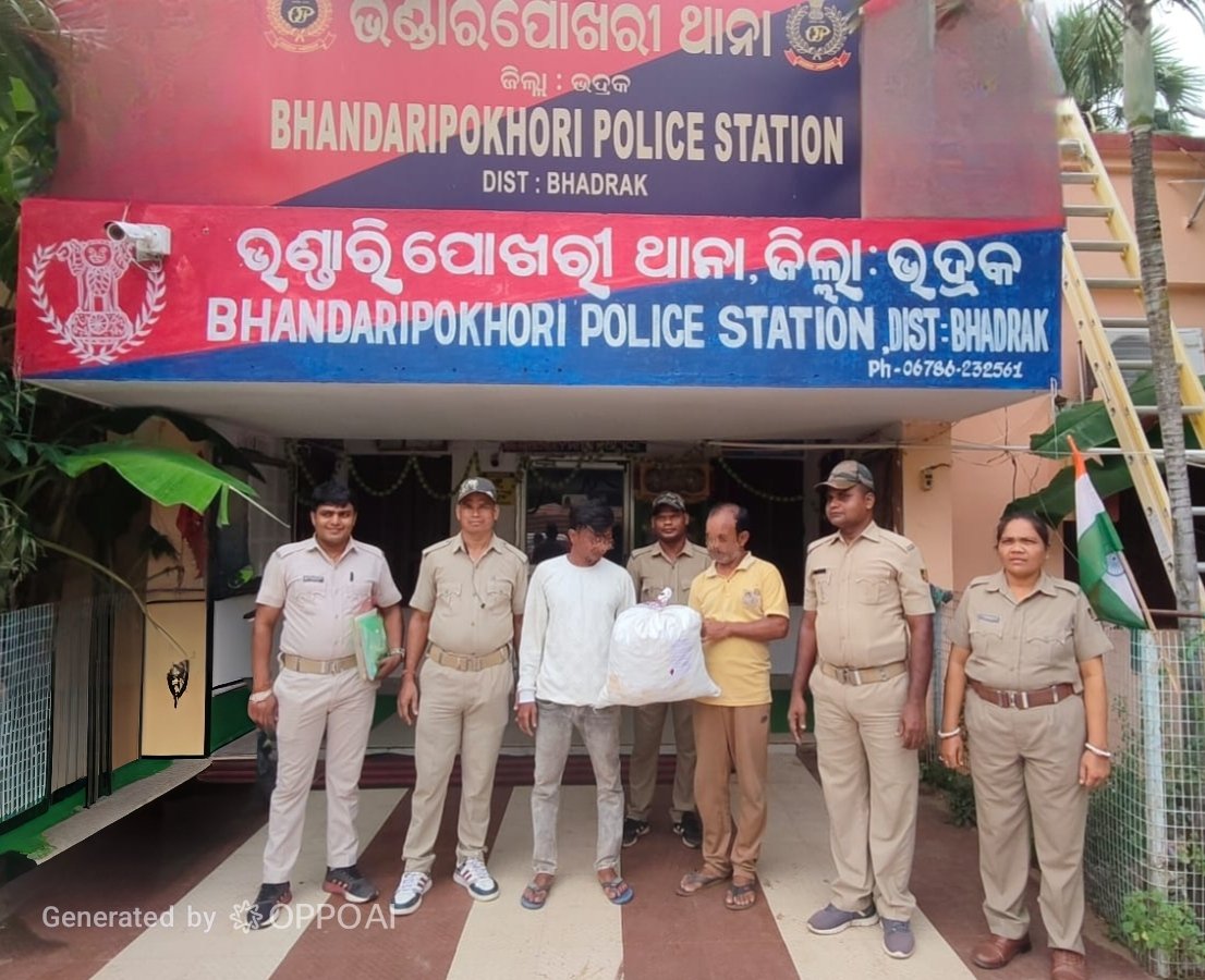 SpBhadrak's tweet photo. Bhandaripokhari PS: Two accused persons were arrested and forwarded to the competent court, following the seizure of 6.3 kg of ganja in an NDPS Act case. 
Bhadrak Police remains committed to enforcing the law and curbing illicit drug trafficking https://t.co/ZJs8Wltdp9