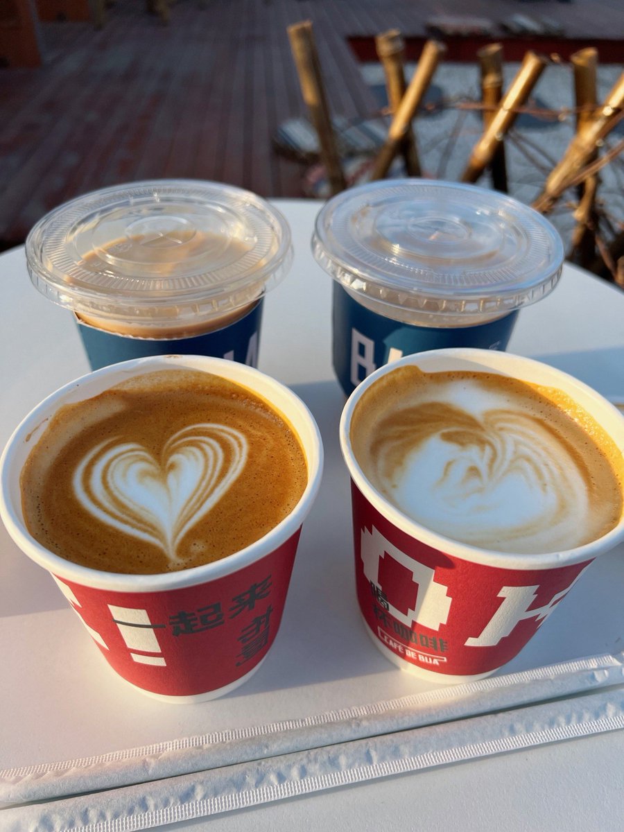 applb240570's tweet photo. Met my old desk mate at the café today—we laughed so hard over silly high school memories, time flew by! https://t.co/rqpXQ3inYL