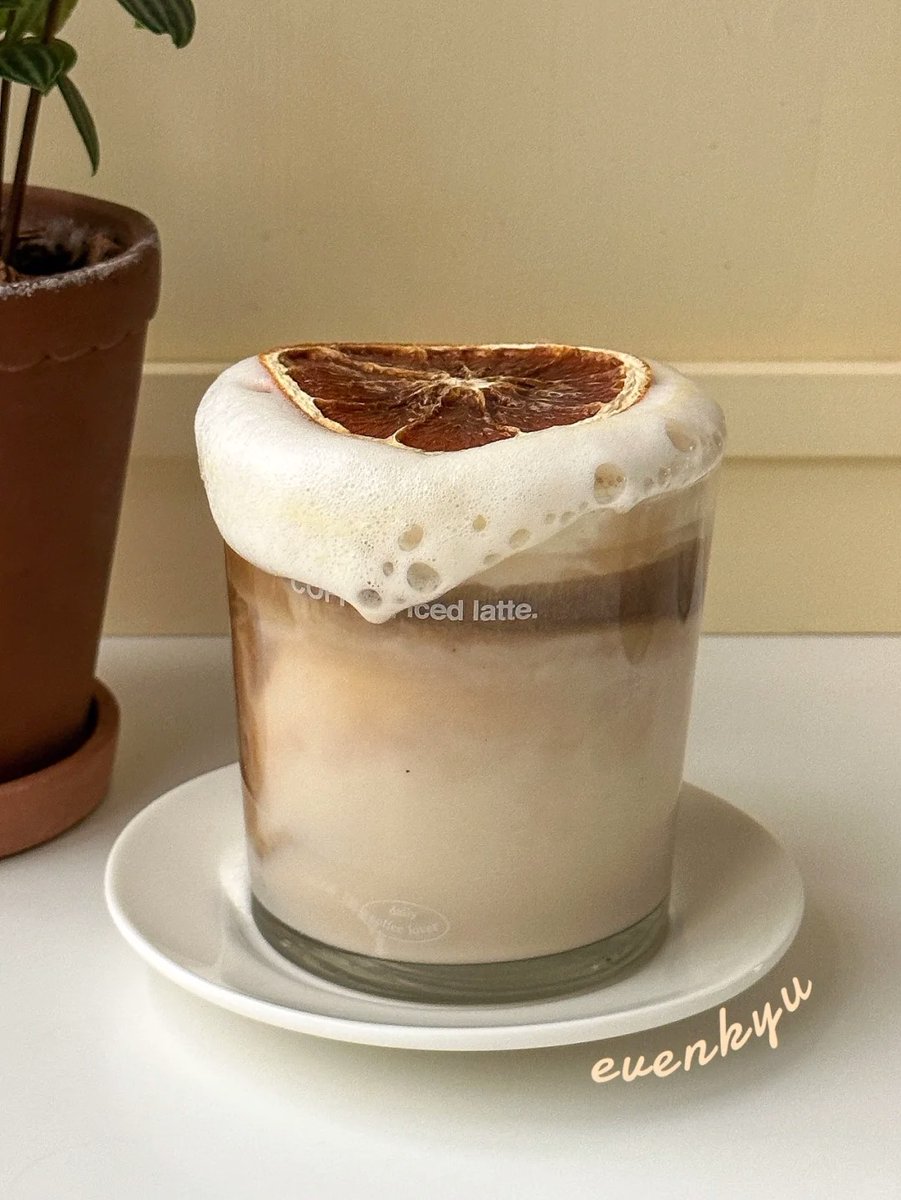 aertd127112's tweet photo. Just made 2 iced lattes—his has extra foam, mine has extra caramel, perfect little morning ritual with my person https://t.co/NT7g3CCs2B