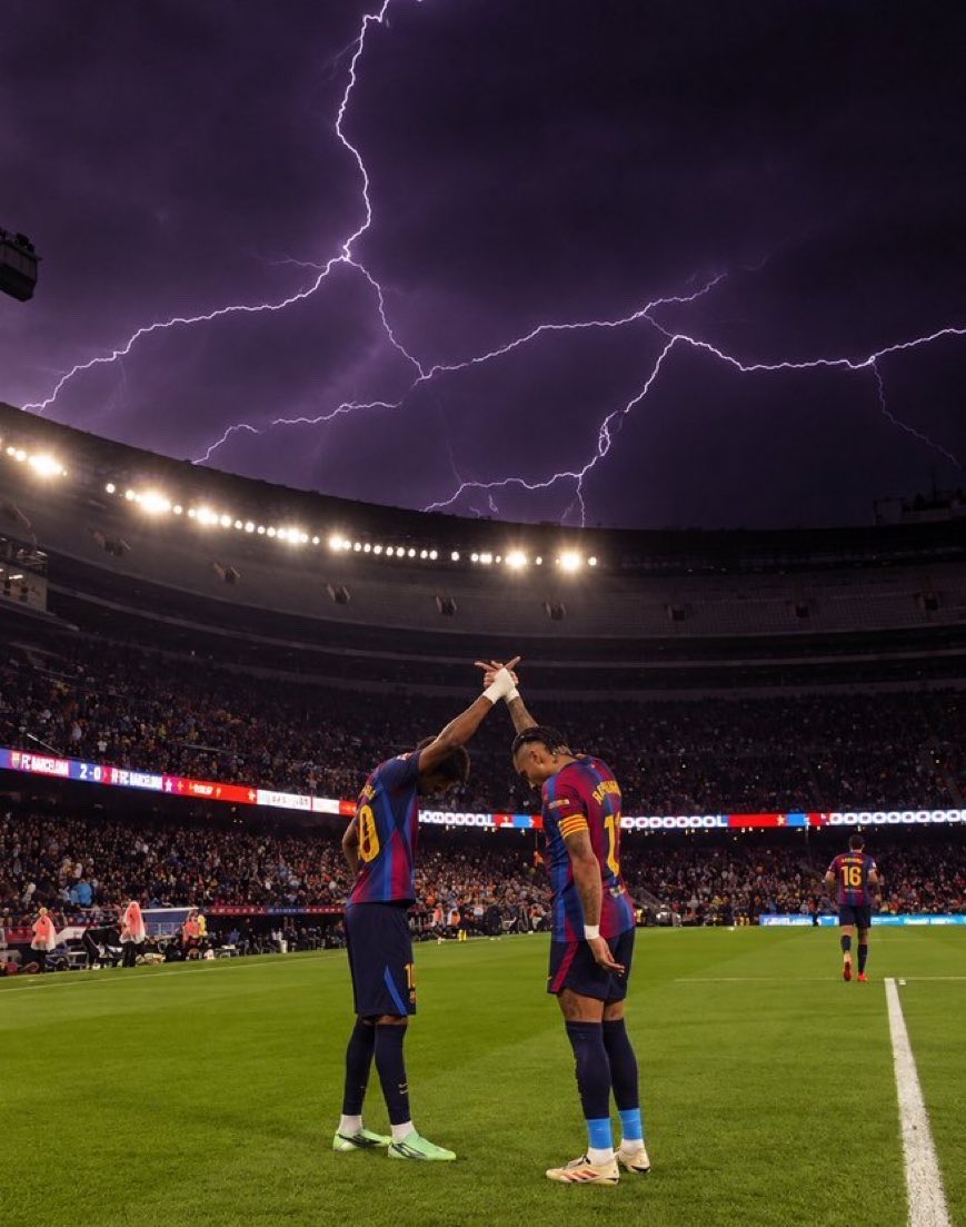 ManagingBarca's tweet photo. This pic is so cold 🥶 https://t.co/HRtpe6t5J0