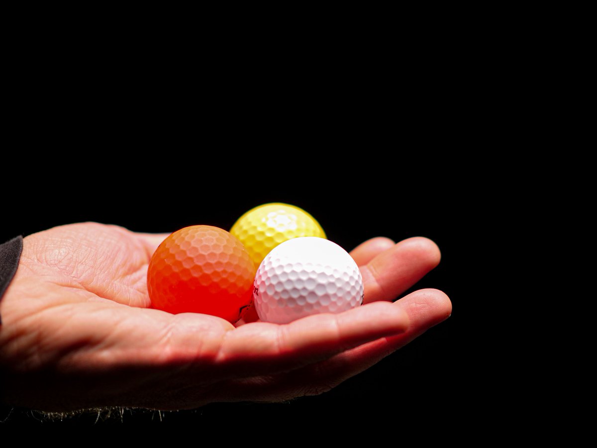 Billionz29's tweet photo. After a photoshoot, a shopkeeper and I were at the community course on a bright day. We were jovial. For contact, the swing felt poised and easy. I felt composed. #GolfSocial #OutdoorHobby https://t.co/8p1MlmMJPr