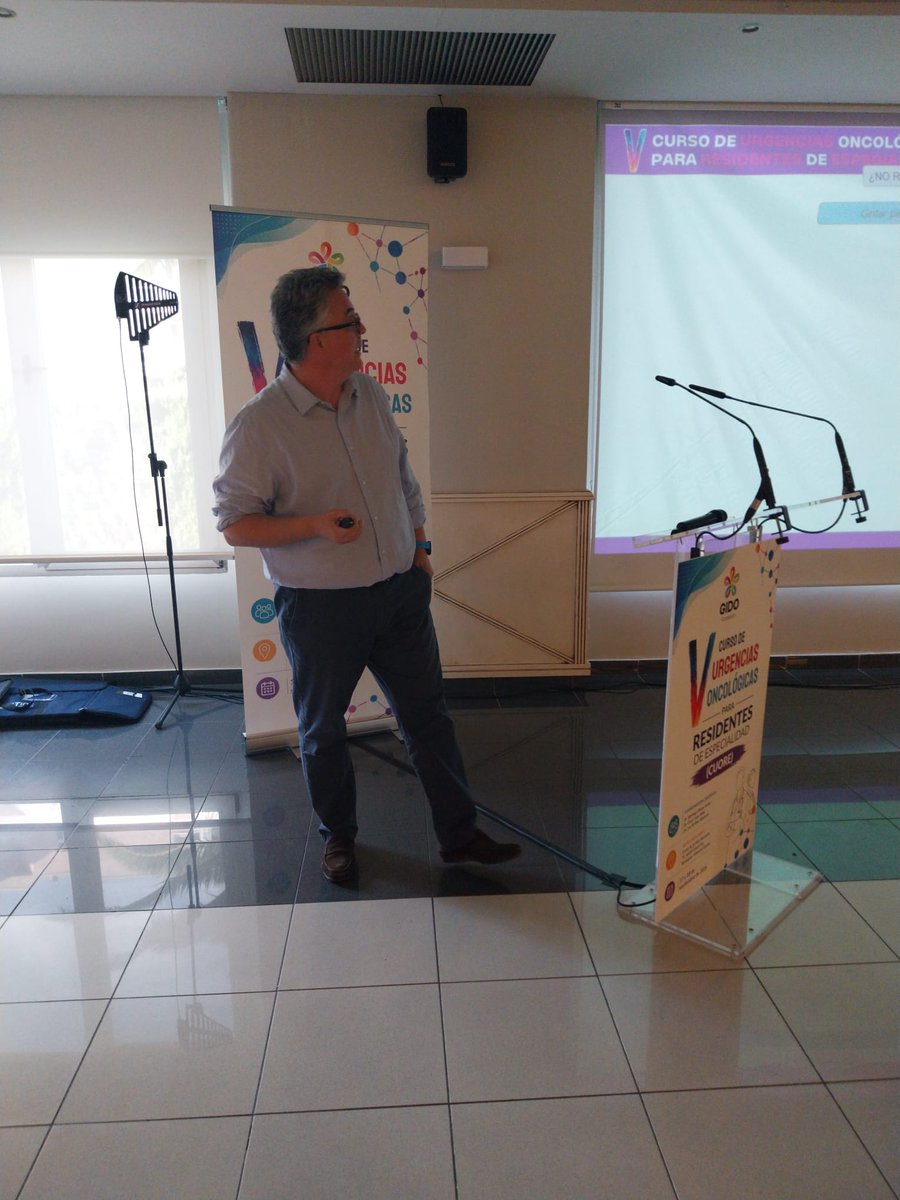GIDOncologia's tweet photo. 🩺 Esta tarde en #CUORE2026:
🔹 El oncólogo y los cuidados paliativos: ¿son urgentes solo al final de la vida?
Dra. Elena Oliete #IVO
🔹 RCP: teoría y práctica
Dr. Javier de León
Formación para saber qué hacer y cuándo actuar.
#FundaciónGIDO https://t.co/r9DYEnUaug
