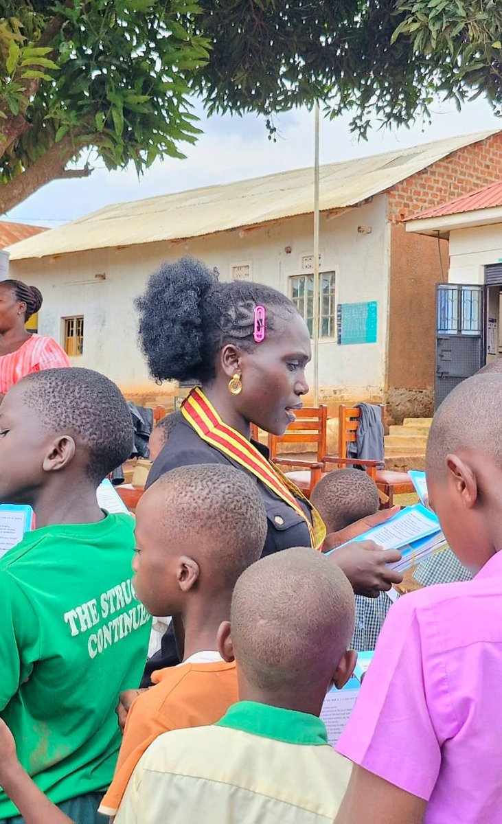RotaractNabbing's tweet photo. #DearDay was a success! 📚

We joined hands with the Rotary Club of Nabbingo for an impactful visit to St. Jude Nakasozi. 
From distributing books to reading with the pupils, we are building brighter tomorrows! capped it off with a great joint fellowship. #Rotary_eyamba. https://t.co/tCEZaoufjk