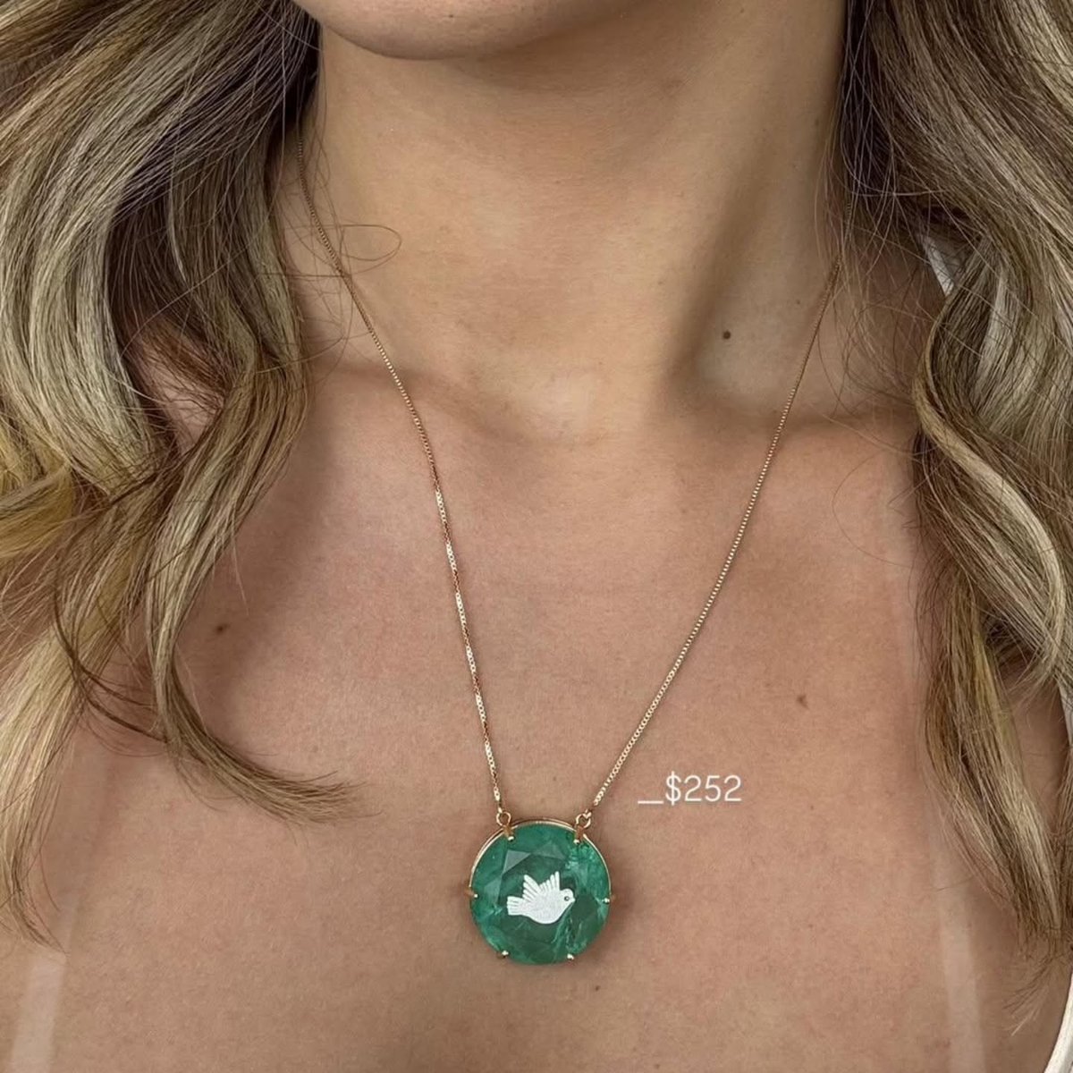 GriceldaRahqe's tweet photo. Do you believe in positive energy? The new Divine Luxury Choker is a special amulet for your day, bringing protection, peace, and elegance. The fusion tourmaline stone makes your eyes shine, while the Holy Spirit adds timeless meaning. Who else https://t.co/VdTIIYSDvJ