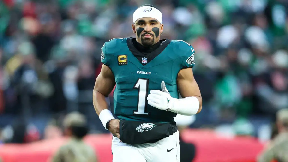 SleeperEagles's tweet photo. Jalen Hurts is only 7 completions and one TD away from passing Carson Wentz's record with the Eagles.

AKA, on Sunday we should watch Hurts become the 4th best (statistically) quarterback in Eagles history. 🏆 https://t.co/4wnuOqBwkC
