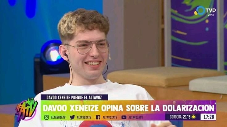 racapum's tweet photo. el concepto de mi vieja alabando y defendiendo a milei siendo ELLA pro aborto me aniquila https://t.co/aLrZtyqlVu
