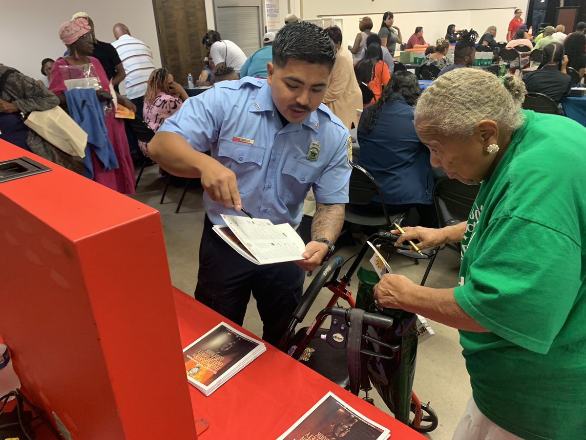 HoustonFire's tweet photo. This week, members of the HFD Integrated Risk Management Team gave safety tips &amp; fire extinguisher demos at the McCrane Kashmere @houstonlibrary Health Fire &amp; the Windsor Village Church. If your group or company would like a visit by the IRM team, see https://t.co/o3DxkABlmJ https://t.co/2oWRzQi1G8