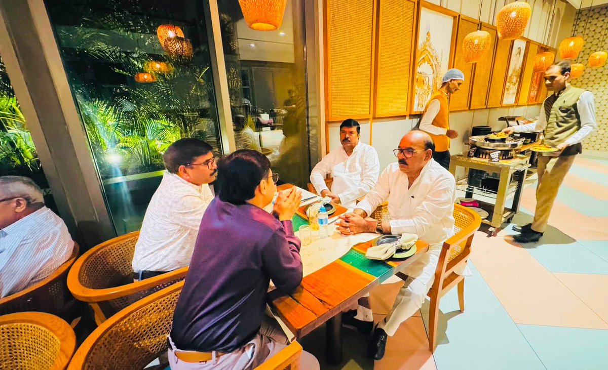 RakeshVermaSP's tweet photo. #लखनऊ के सेंट्रम होटल गोल्फ सिटी में श्री धीरेन्द्र चौधरी द्वारा आयोजित श्री सत्य विजय के प्रमोशन समारोह में सम्मिलित होकर बधाई एवं शुभकामनाएँ प्रेषित की! https://t.co/LG3sSokOOB