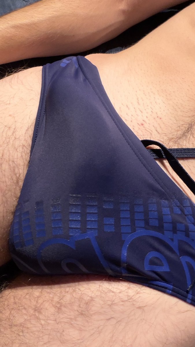 spartwink960's tweet photo. Chi mi aiuta a dirmi se il costume slip che ho preso รจ troppo stretto? ๐
#twink #speedo #itaboy #chudai https://t.co/qaFyQMbtT7
