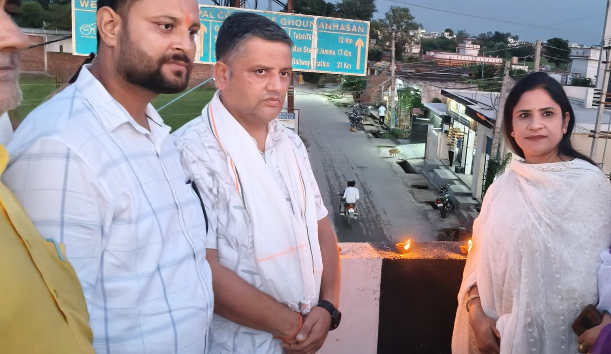 razdan_ritubjp's tweet photo. यशस्वी प्रधानमंत्री श्री नरेन्द्र मोदी जी के जन्मदिन के अवसर पर हार्दिक शुभकामनाएं  #AshirwadKaDiya प्रज्ज्वलित कर मोदी जी के उत्तम स्वास्थ्य और ऊर्जावान जीवन की मंगलकामना की�� https://t.co/9zPVNQVu2w