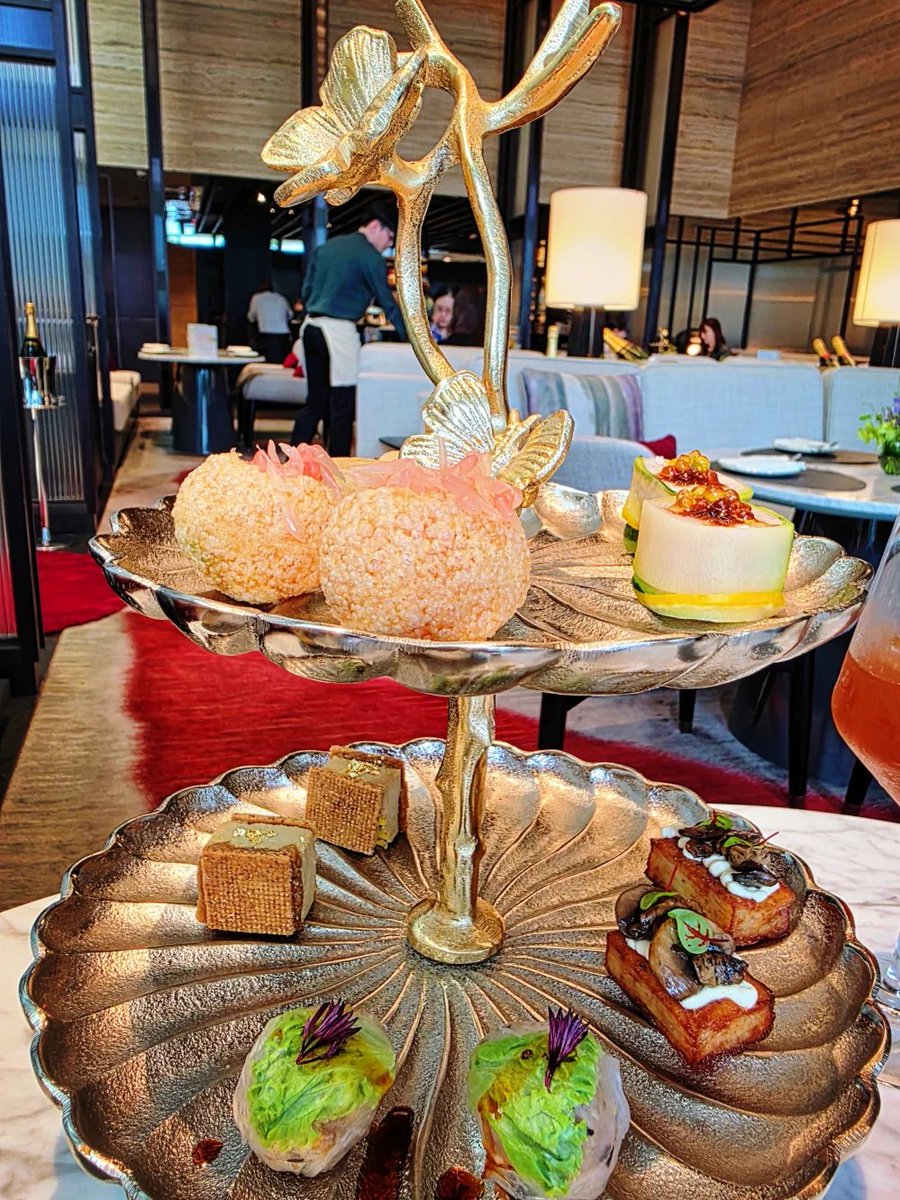 Sarahnialb's tweet photo. I’ve lost count of how many afternoon teas I’ve had here. https://t.co/V7BvUsp6Es