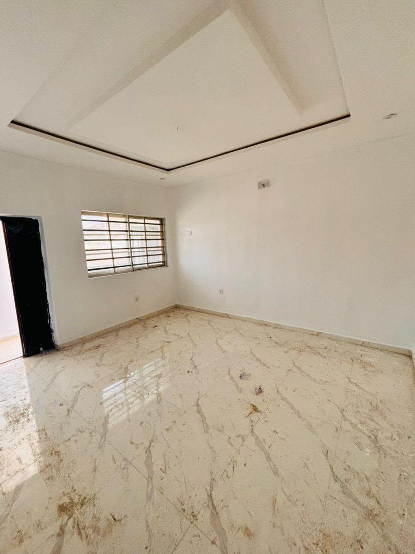 SeguOluseun's tweet photo. To Let

4 BEDROOM TERRACE DUPLEX DETACHED.

📍 *LOCATION:* IKATE Lekki.

💰 *RENT:* ₦15,000,000 Yearly

📌 *Agency Fee:* ₦1.500,000
📌 *Legal Fee:*₦1.500,000
📌 *Caution Fee:*₦1500,000
🏢 *Service Charge:* YTD

🌟 *FEATURES:*
✅ ⚡ Steady Power Supply
✅ 🌊 Non-Flooded Environment
✅ 🚰 Clean Water Supply
✅ 🛡️ Gated & Secure Compound
✅ 🍽️ Standard Kitchen

Contact Olueze Properties 
Whatsapp 0916 124 8659 
Call +2348032803321
#am